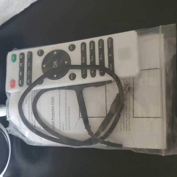 RCA MINI HOME THEATER TV PROJECTOR - Picture 5 of 7